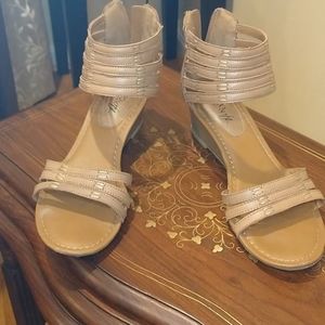 Wedge sandals in Nude